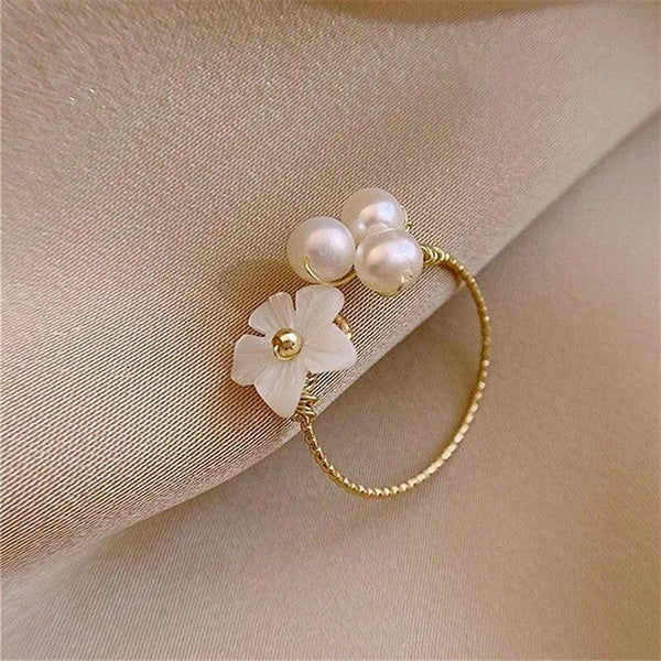 Adjustable Pearl Flower Ring in Gold 1