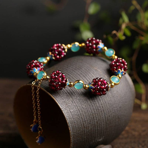Bracelet made of natural stone berries 0