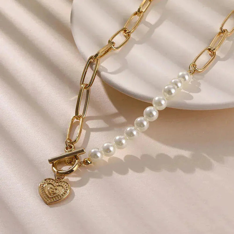 Crossed Heart Pendant with Pearls in Gold 1