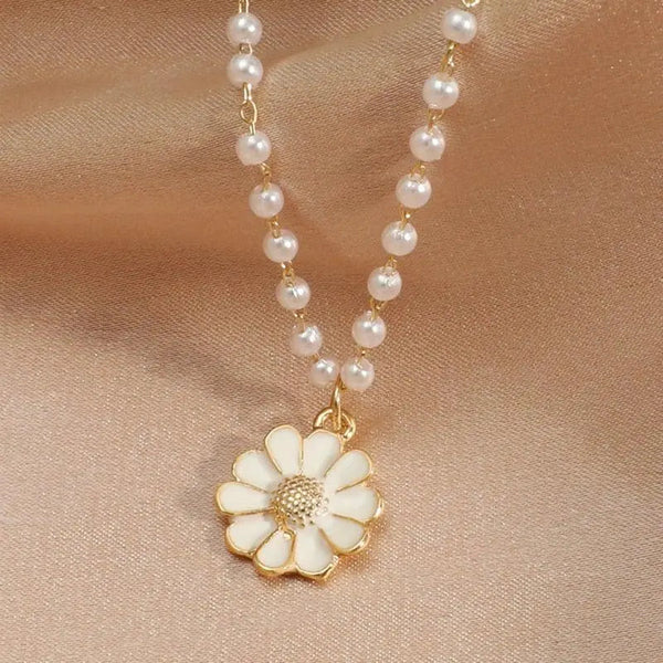 Daisy with Pearl Pendant 1