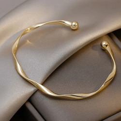 Elegant Golden Open Bracelet 0