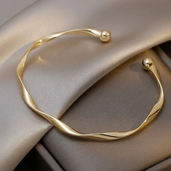 Elegant Golden Open Bracelet 0