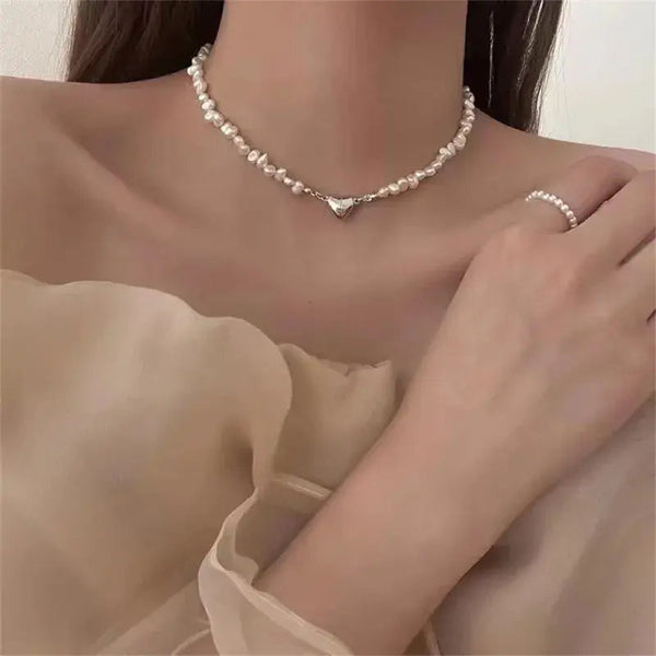 Elegant Heart Necklace made of Silver 0