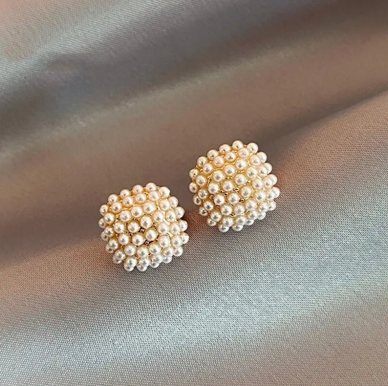 Elegant Inlaid Pearl Gold Earrings 0