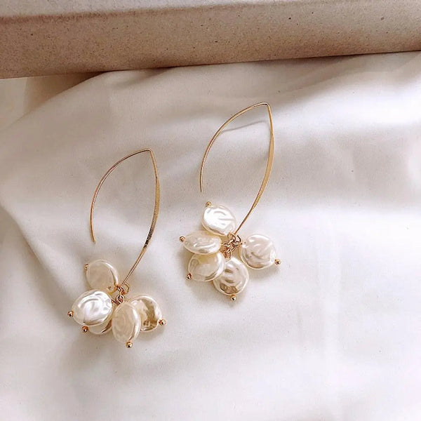 Elegant Pearl and Crystal Earrings 1