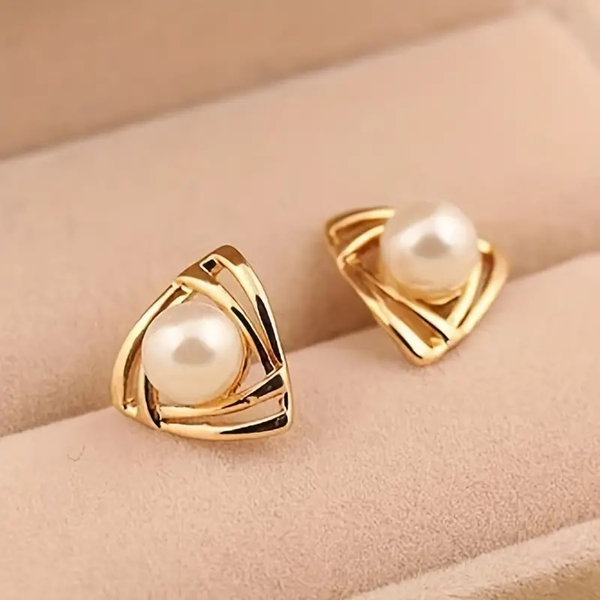 Elegant Pearl and Gold Earrings 0
