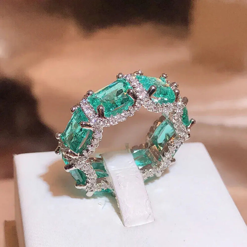 Elegant Ring in Turquoise Crystal 0