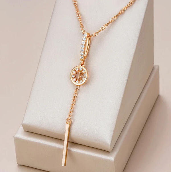 Elegant Rounded Crystal Necklace in Gold 0
