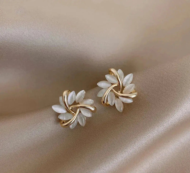 Elegant and exquisite opal petal circle stud earrings in gold 0