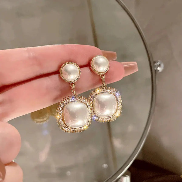 Elegant bright square pearl earrings 0