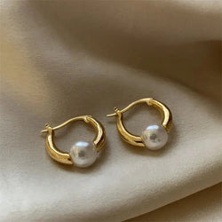 Elegant golden pearl earrings 0
