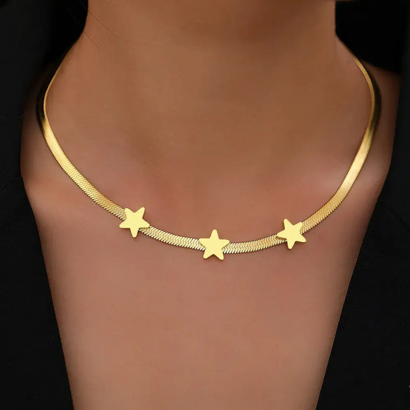 Elegant golden star necklace 0