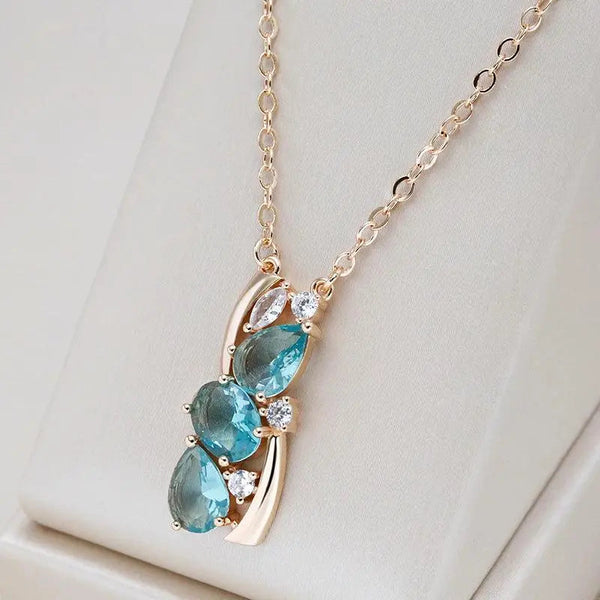 Elegant necklace made of blue crystal in gold 0