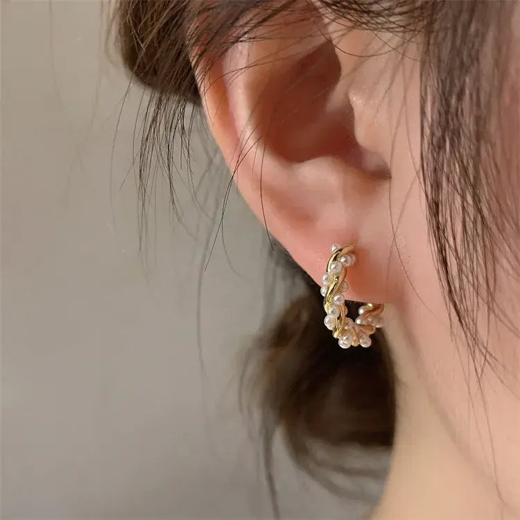 Elegant round pearl earrings with inlays 3