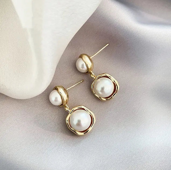 Gold-plated pearl earrings 0