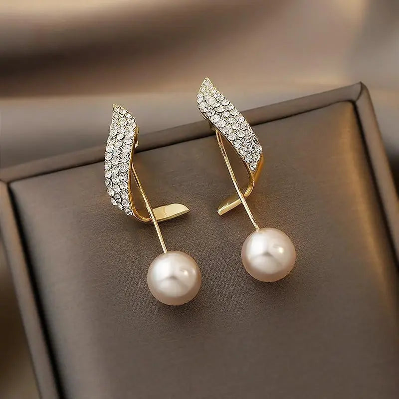 Gold Pearl Earrings 0