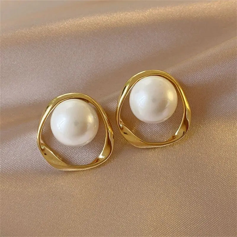 Gold Pearl Earrings 1