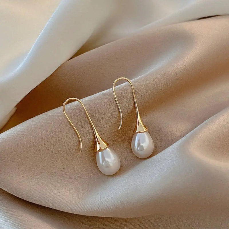 Gold Teardrop Pearl Earrings 0
