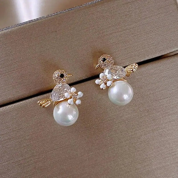 Luxurious Birdie Earrings with Cubic Zirconia and Pearl Inlays 0