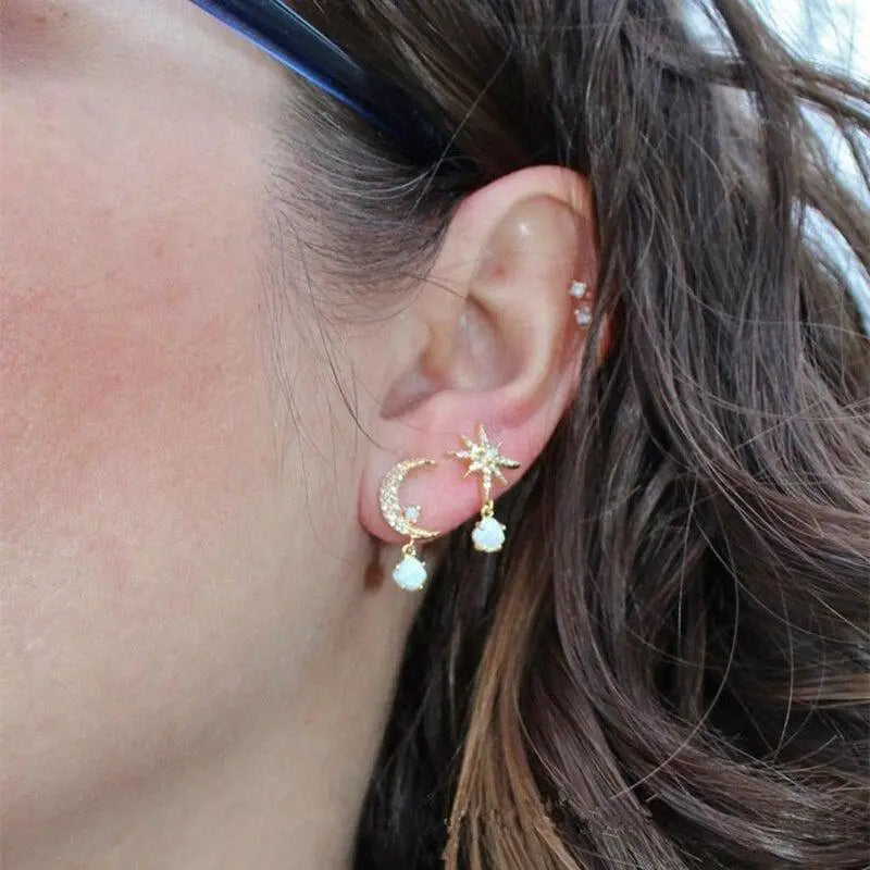 Moon and Star Earrings made of Gold and Opal 4