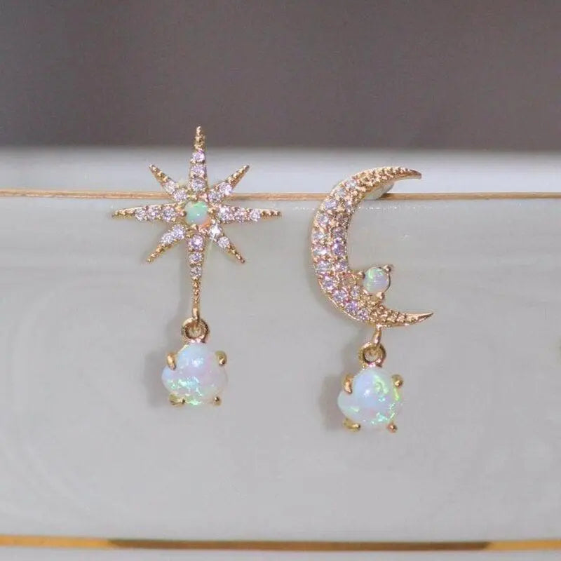 Moon and Star Earrings made of Gold and Opal 5