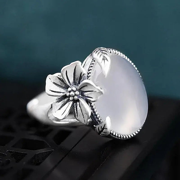 Moonstone Ring in Vintage Silver 0