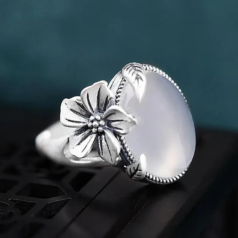 Moonstone Ring in Vintage Silver 0