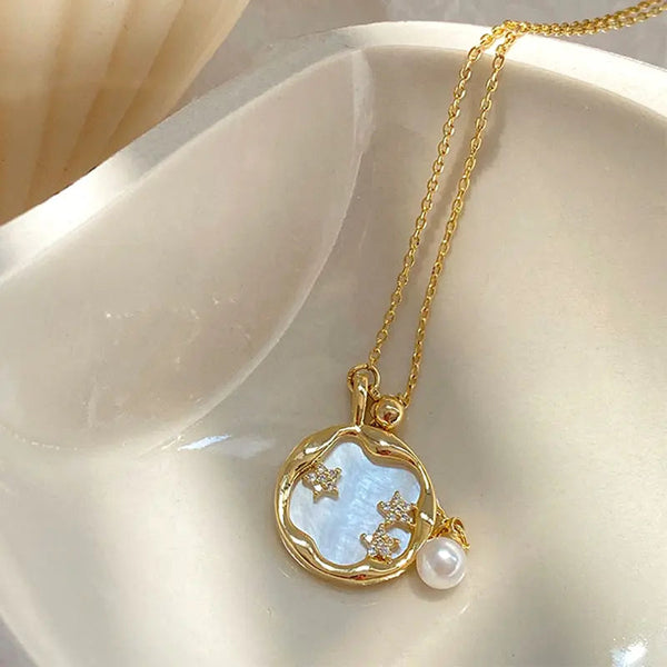 Moonstone with Pearl Necklace in Gold 0