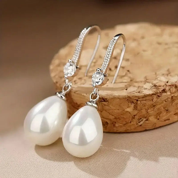 Pearl earrings with glossy pearls 0