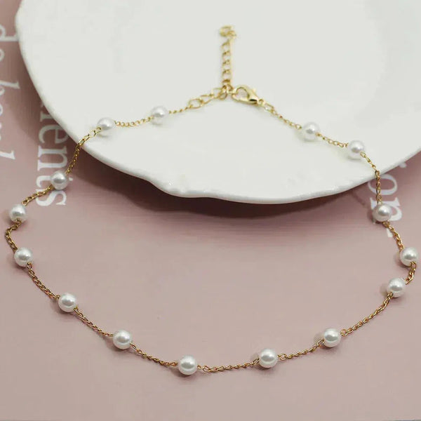 Pearl necklace in gold 1