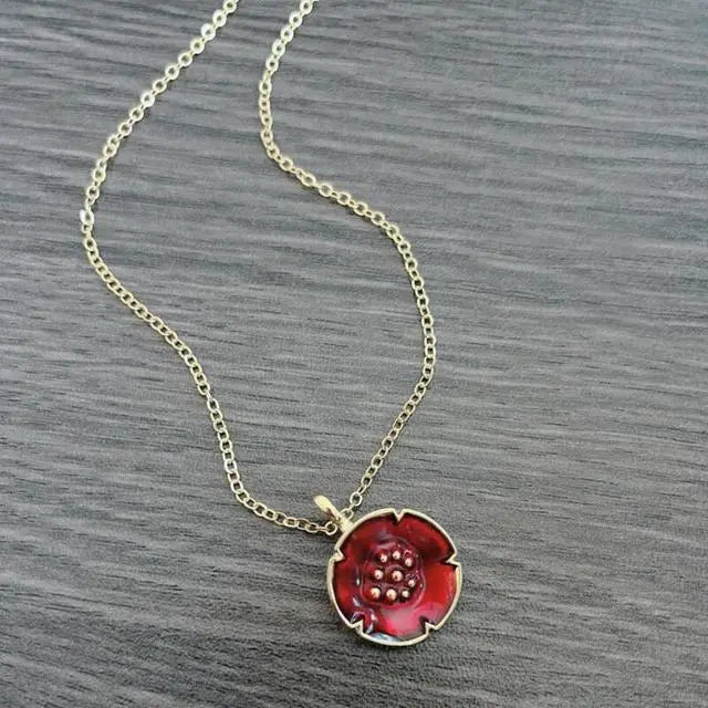 Red Vintage Necklace in Gold 0