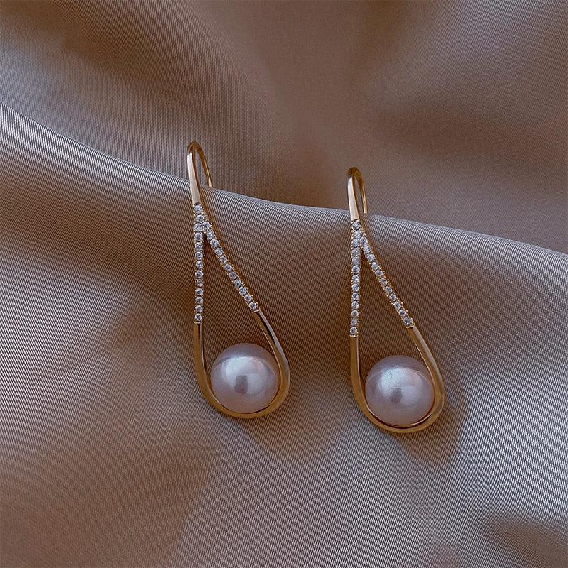 Rose Gold Pearl Earrings 3