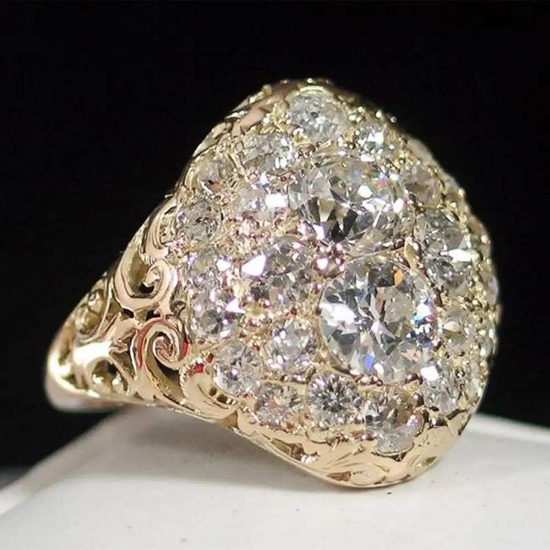 Round Golden Vintage Diamond Ring 0