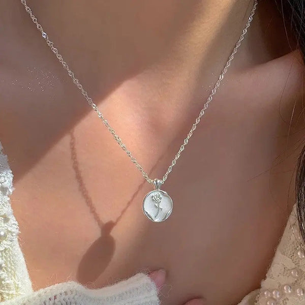 Subtle circle pendant necklace with a polished finish 0