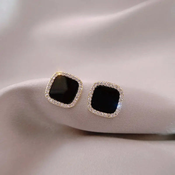 Timeless onyx earrings with diamonds 0