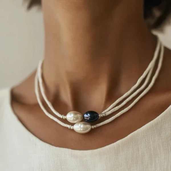 Vintage Black & White Pearl Necklace 0