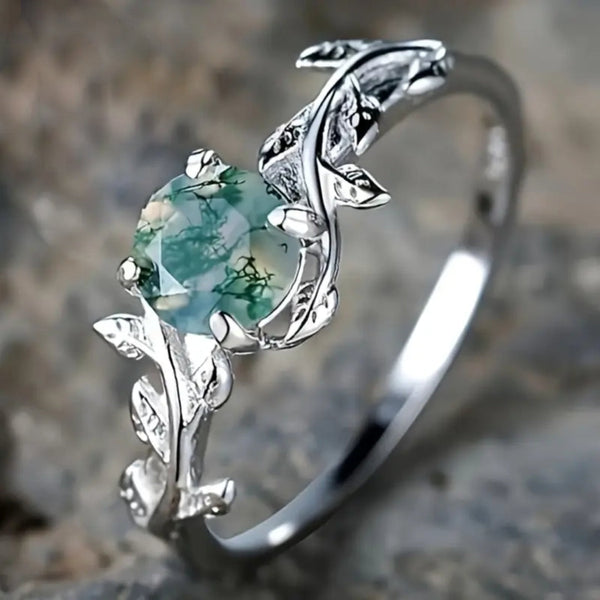 Vintage Green Stone Silvered Ring 0