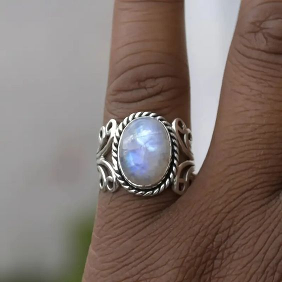 Vintage White Stone Silver Ring 0