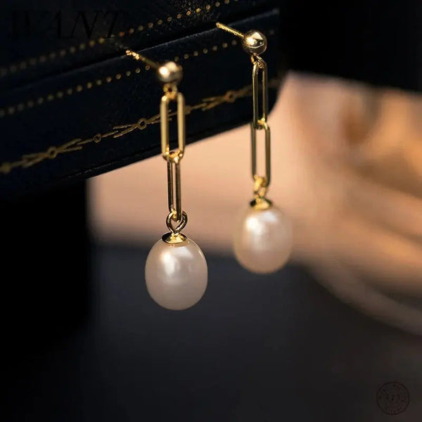 Vintage dangling pearl earrings 0
