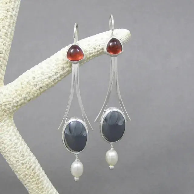 Vintage pearl earrings with red crystal 0