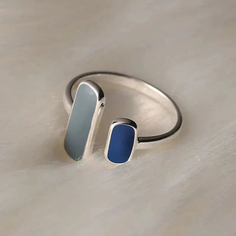 Vintage ring with blue stone in silver 0
