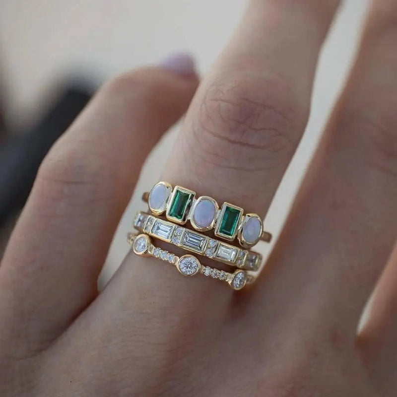 Vintage rings with white and green opal 0