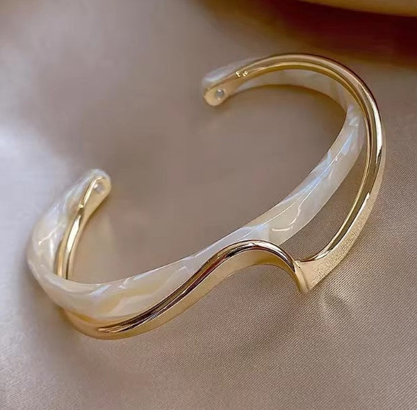 White Shellfish Bangles Bracelet 0