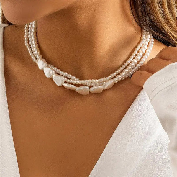 White Stone and Pearl Necklace in Gold 0