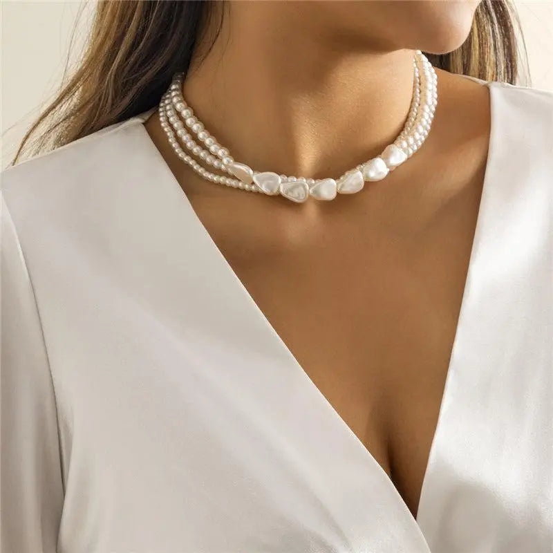 White Stone and Pearl Necklace in Gold 1
